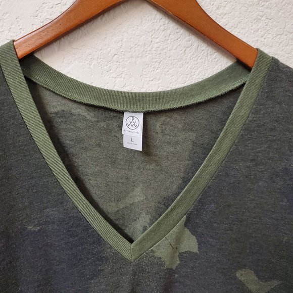Alternative Short Sleeve V-Neck Front Tie Camo Top Size L - Picture 3 of 7